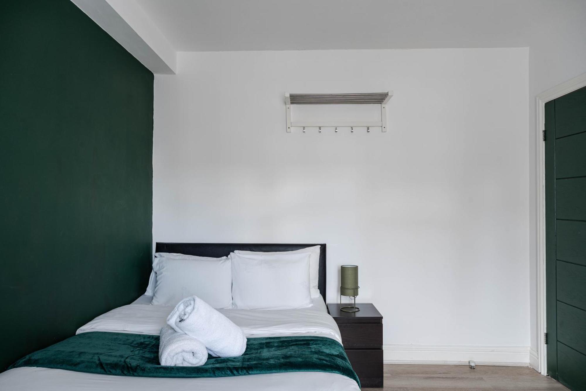 City Gate Guest House Лондон Экстерьер фото